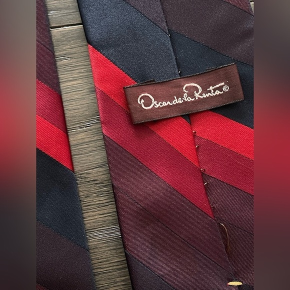 Oscar de la Renta Vintage Red Black and Navy Silk Striped Tie - Picture 3 of 4
